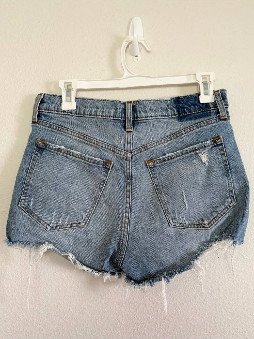 Abercrombie & Fitch The Mom High Rise Shorts Distressed Blue Denim Size 27/4